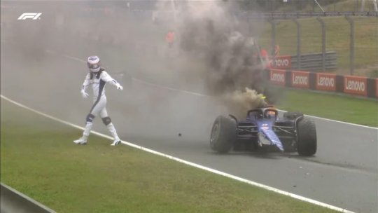F1: Logan Sargeant s-a izbit cu monopostul de un parapet | VIDEO