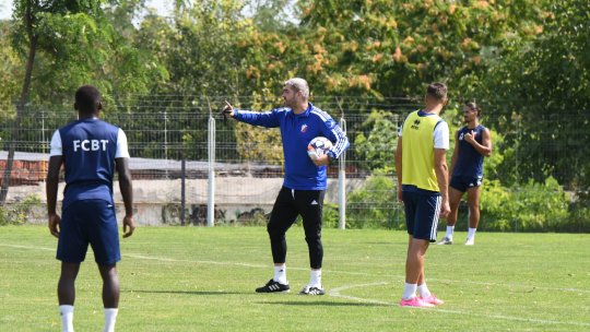 Fundașul Alejandro Díez Salomón și mijlocașul Francisco Júnior, la FC Botoşani